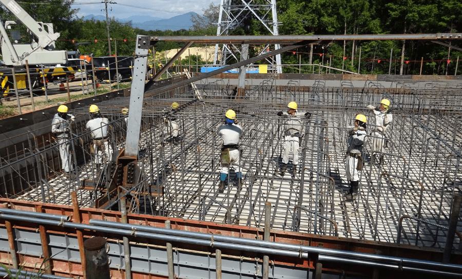 鉄塔組立工事 写真