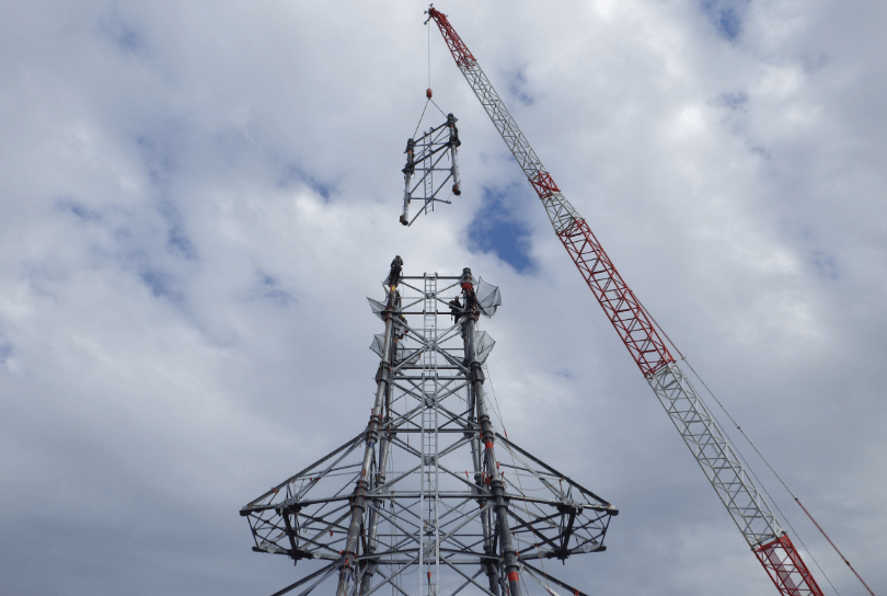 鉄塔組立工事 写真